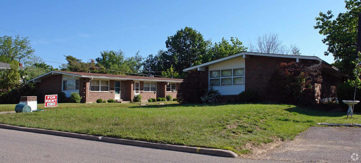 Primary Photo - 438-440 Graves Ave