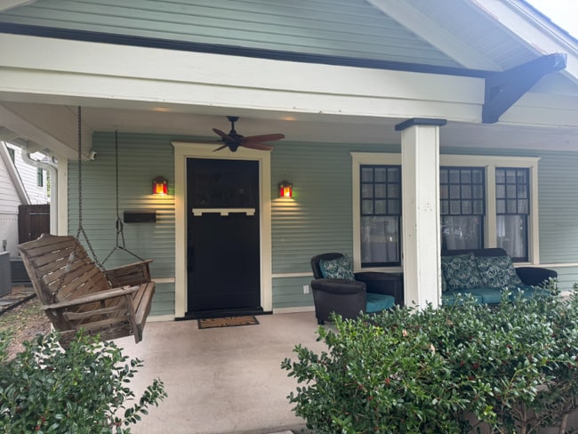 Photo - 5825 Belmont Ave Apartment