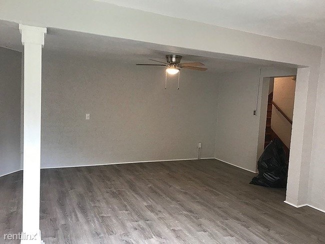 Building Photo - 1 br, 1 bath Apartment - 118 Flamingo Avenue