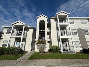 Building Photo - 2550 N Alafaya Trail