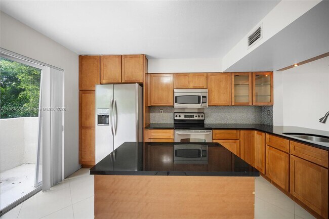 Foto del edificio - 8240 SW 149th Ct