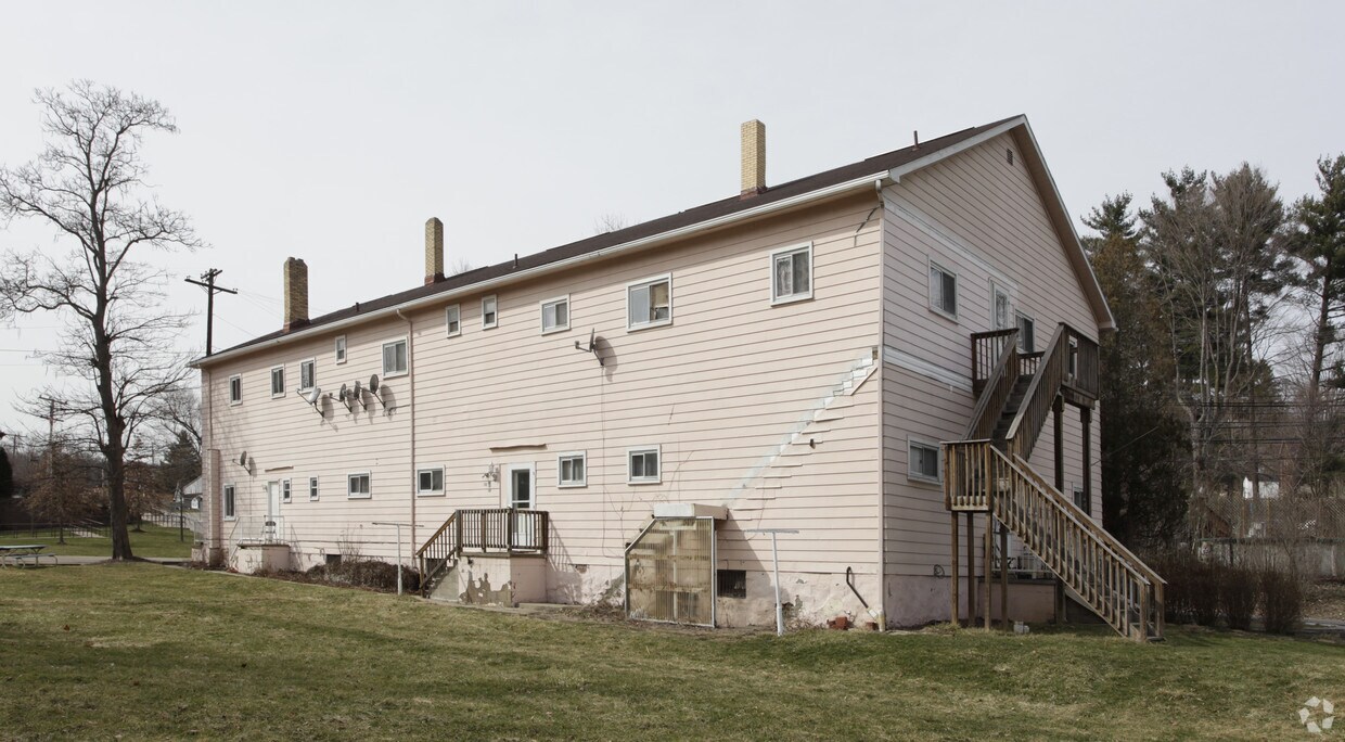 Primary Photo - 310 Station St