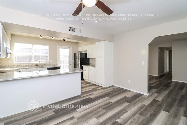 Foto del edificio - 8509 W Golden Ln