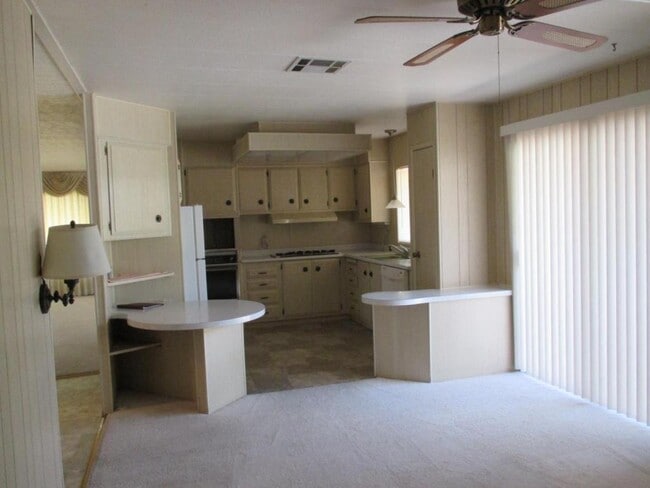 Building Photo - 760 Santo Tomas Dr