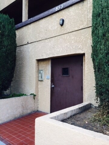 Building Photo - 855 W 102nd St