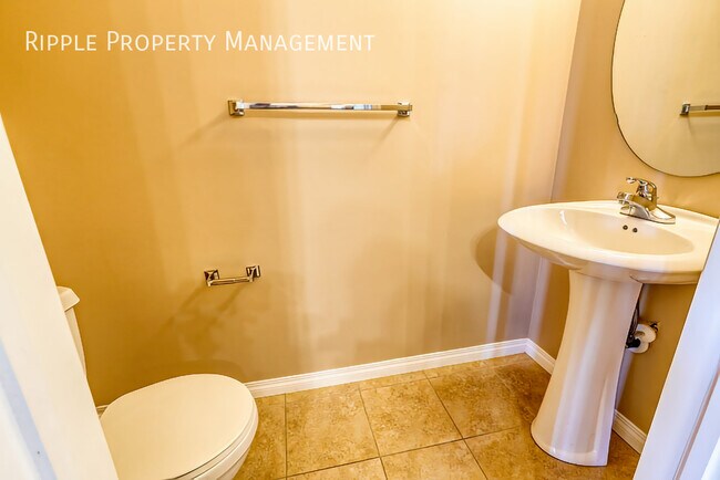 Photo du bâtiment - Modern 3 Beds, 2.5 Baths TownHouse | No Pe...