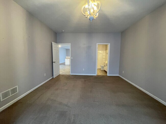 Foto del edificio - Three Bedroom Home in Kalamazoo