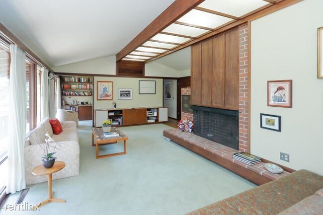 Building Photo - 2 br, 3.5 bath House - 2115 Aberdeen Dr