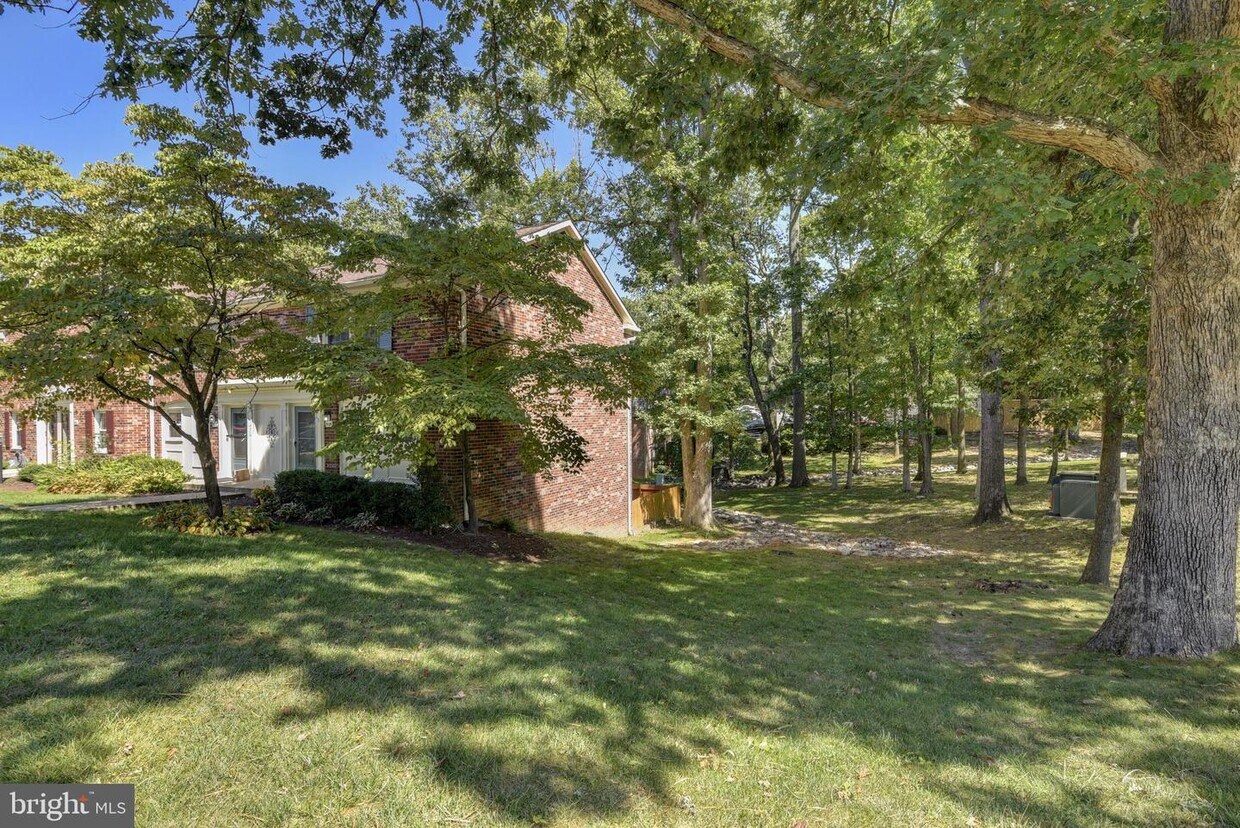 5925 Prince Dr, Springfield, VA 22152 Townhome Rentals in