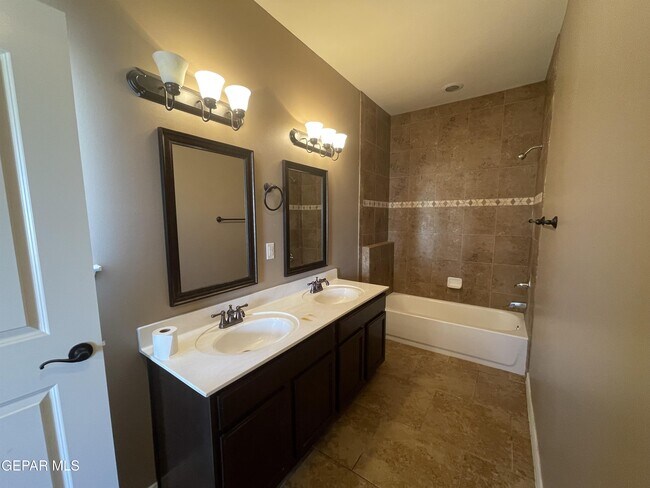 Building Photo - 1097 Chris Forbes Cir