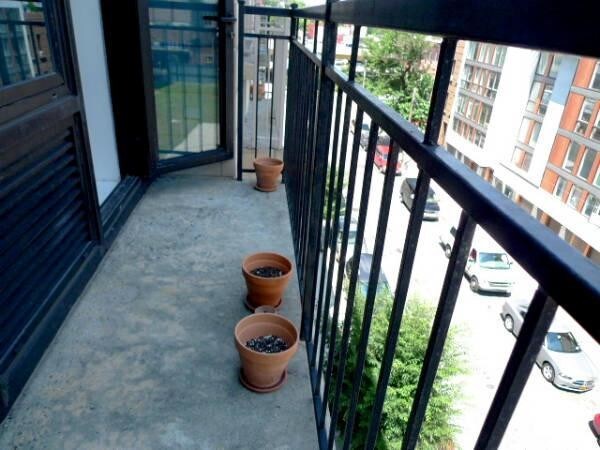 Foto del edificio - 74 Grand Ave