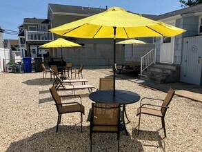 Building Photo - 1922 Baltimore Ave