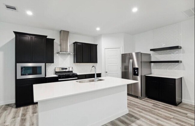 Foto del edificio - 2911 Crown Gate Dr