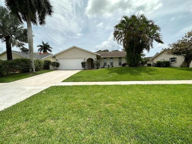 Building Photo - 1292 Essex Dr