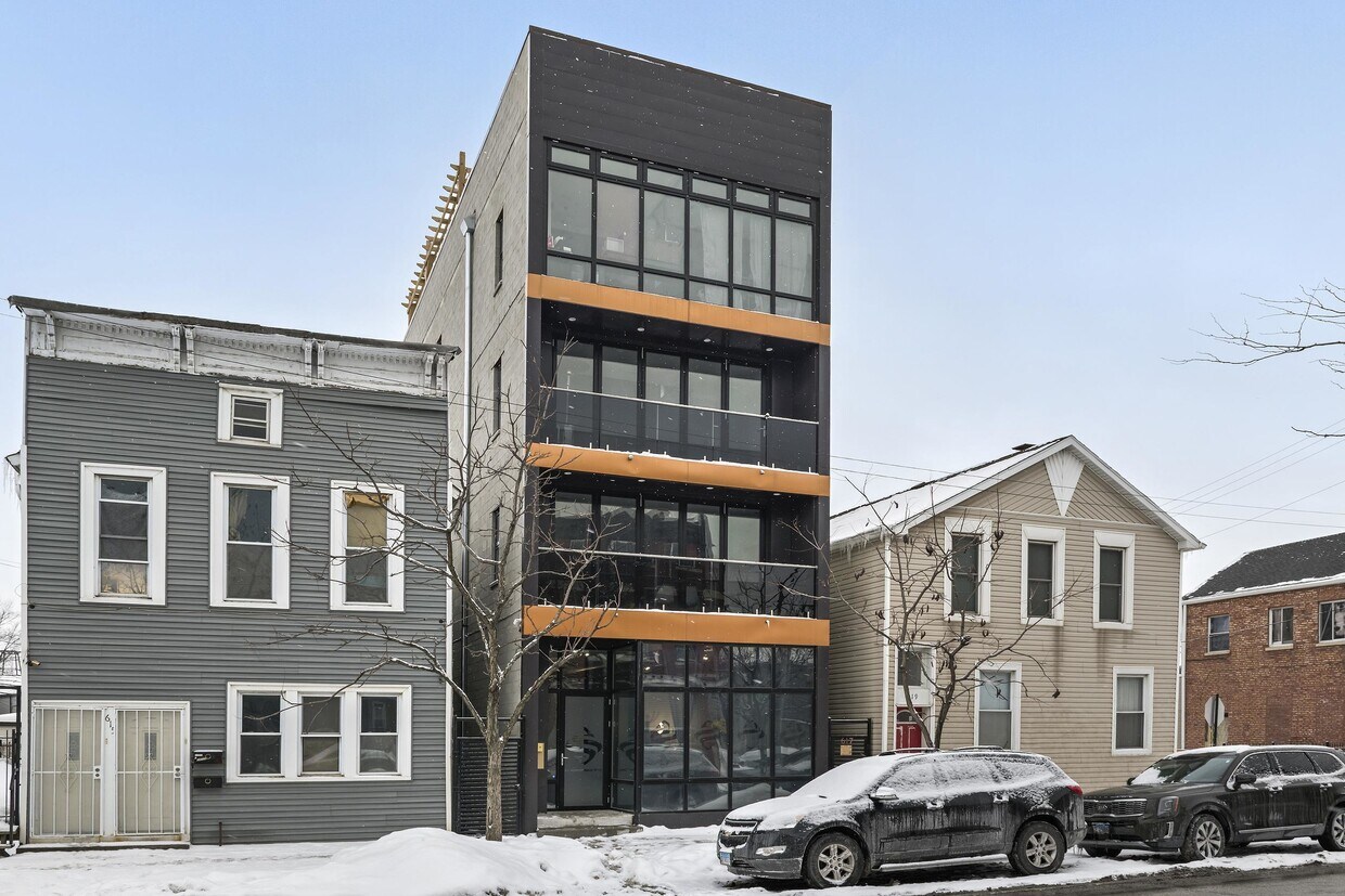 Primary Photo - 617 W 18th St