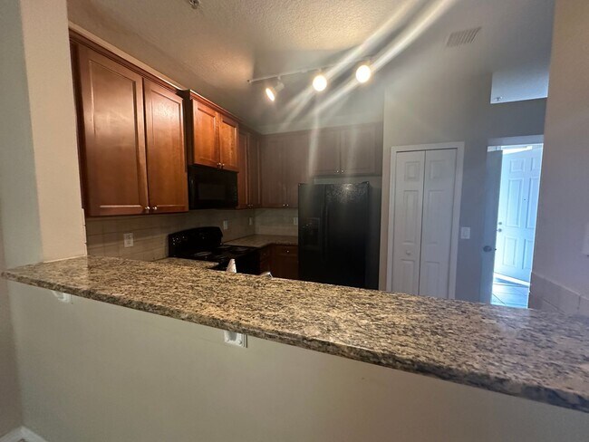 Foto del edificio - SPACIOUS 3 BEDS TOWNHOUSE CLOSE TO DOWNTOWN!!