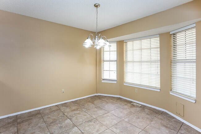 Foto del edificio - 9713 Hummingbird Ln