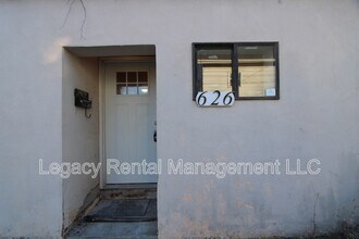 Building Photo - 626 N Church St