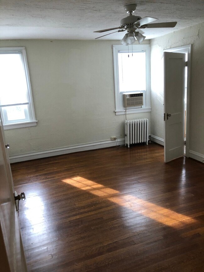 Foto del edificio - 3116 Stuart Ave