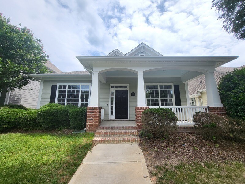Foto principal - 1121 Gainsborough Dr
