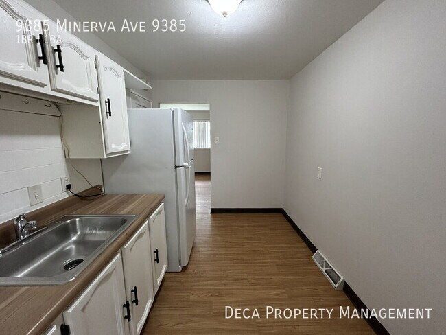 Foto del edificio - 9385 Minerva Ave
