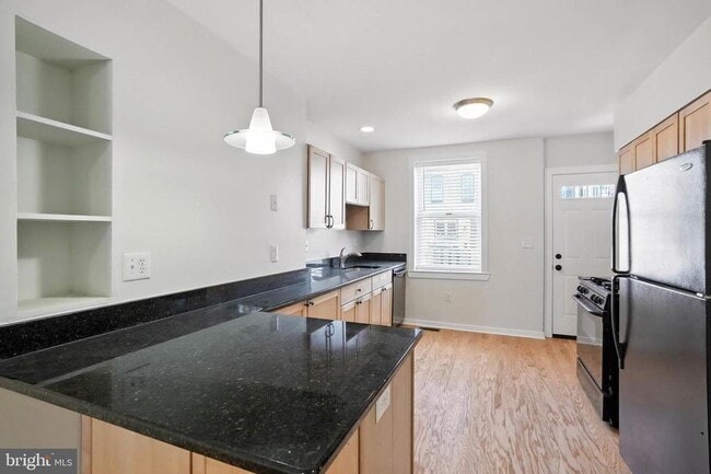 Building Photo - 251 S Robinson St