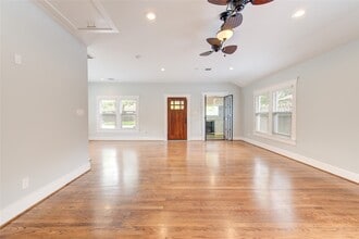 Building Photo - 1418 Studewood St