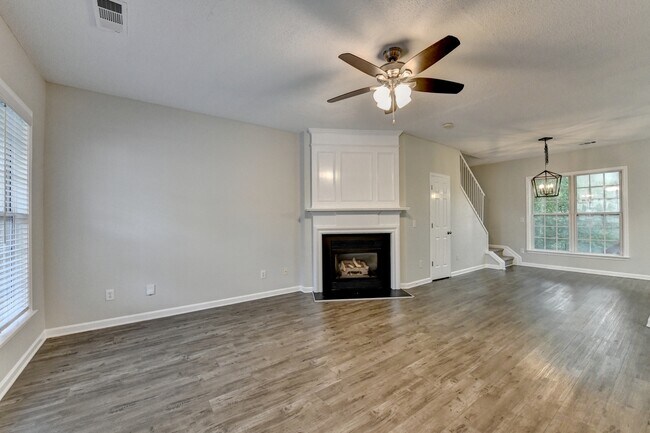 Foto del edificio - 3415 Oxwell Dr