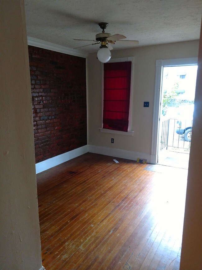 Building Photo - 3157 Ellwood Ave