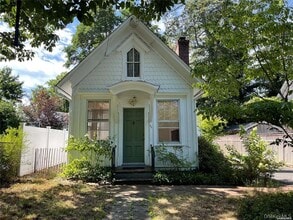 Building Photo - 44 Cedar St