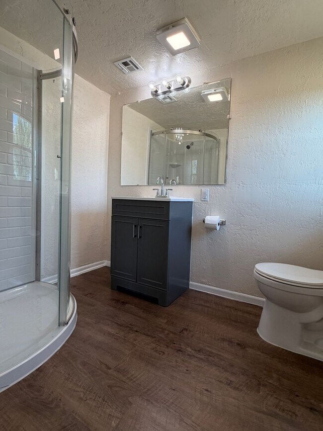 Foto del edificio - 84 SW 45th St