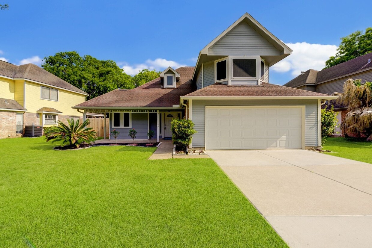 Foto principal - 3 Bedroom home zoned to Cy-Fair ISD!
