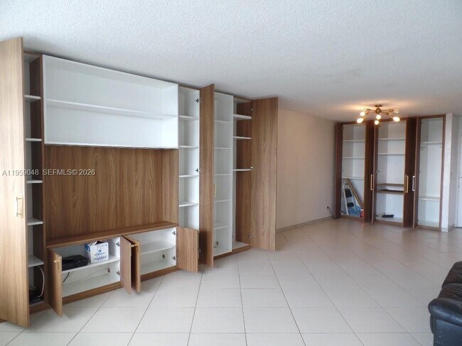 Foto del edificio - 6770 Indian Creek Dr