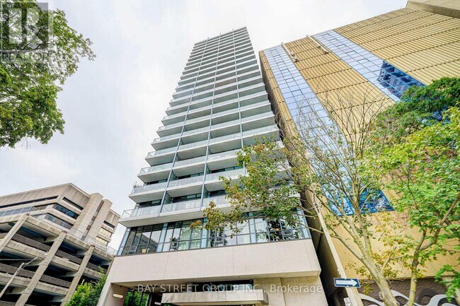 Photo du bâtiment - 210 Simcoe St