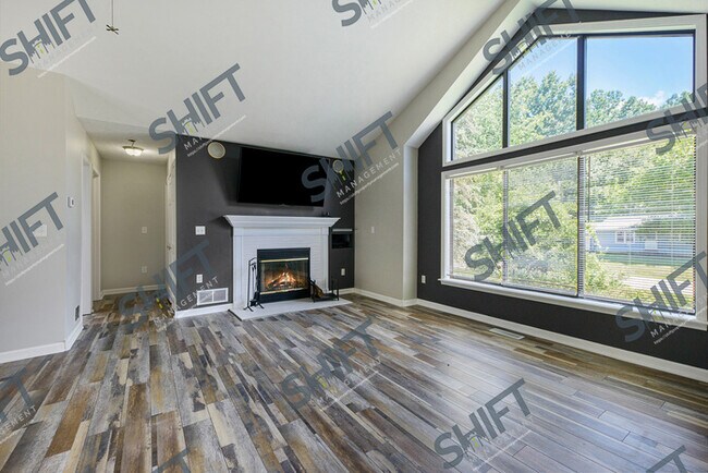 Foto del edificio - 925 Kusterer - BEAUTIFUL Single Family Home