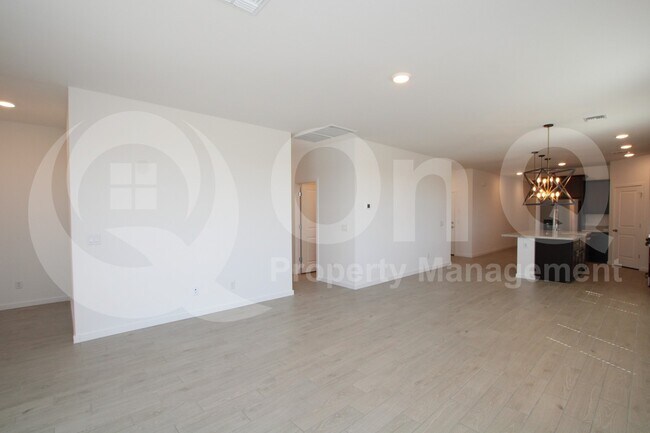 Building Photo - 5816 N 202nd Ln