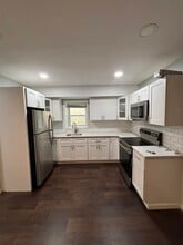 Building Photo - 570 66th St