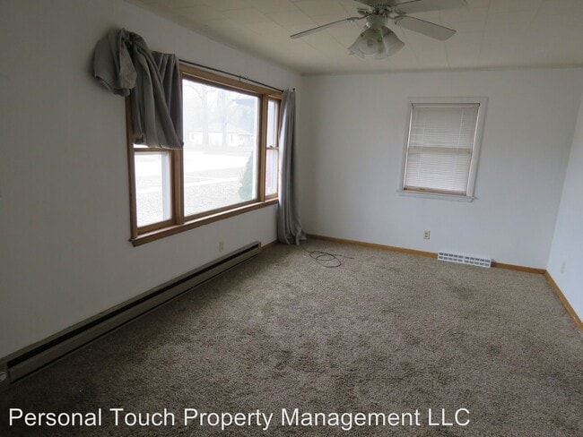 Building Photo - 315 17th St S