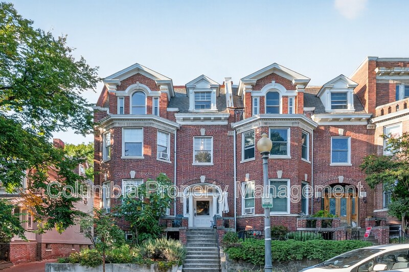 Foto principal - 1707 Kilbourne Pl NW