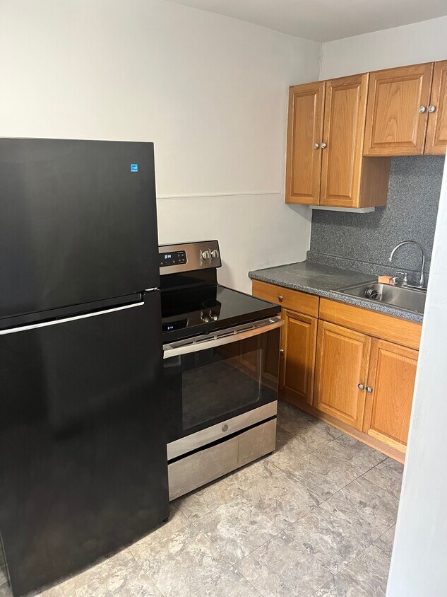 Foto principal - 7604 Wyndale Ave