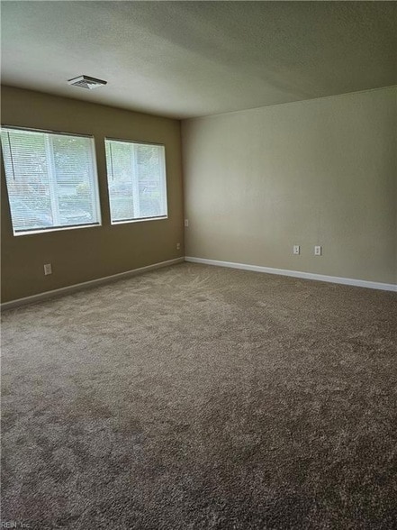 Building Photo - 6105 Bromley Ct