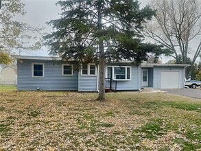 Building Photo - 2272 Hazel St N