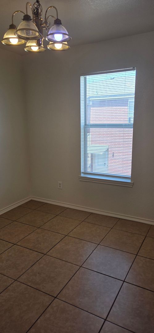 Building Photo - 3309 Barcelona Dr