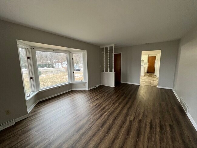 Foto del edificio - 3 Bed 1 Bath Single Family Home