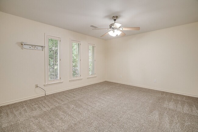 Building Photo - 10631 Del Monte Dr