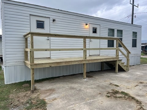 Building Photo - 205 Dennis Ln