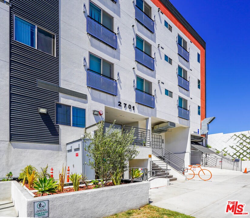Foto principal - 2701 James M Wood Blvd