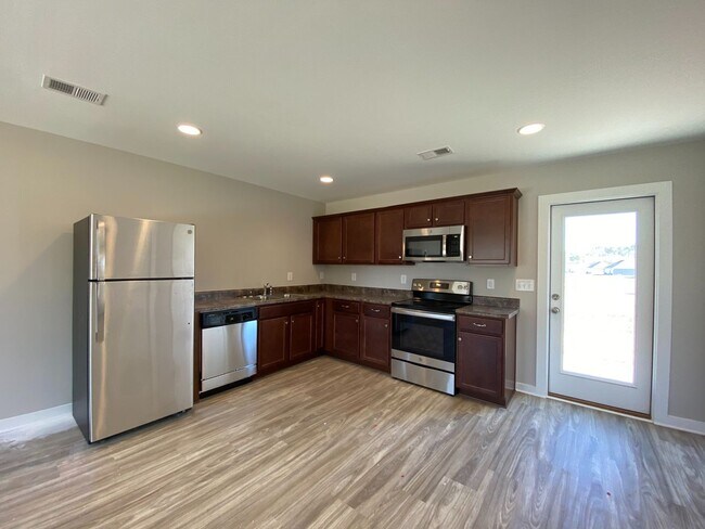 Foto del edificio - Gorgeous Home for Rent in Talladega, AL! A...