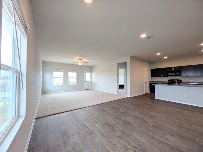 Foto del edificio - 5524 Sacra Cv