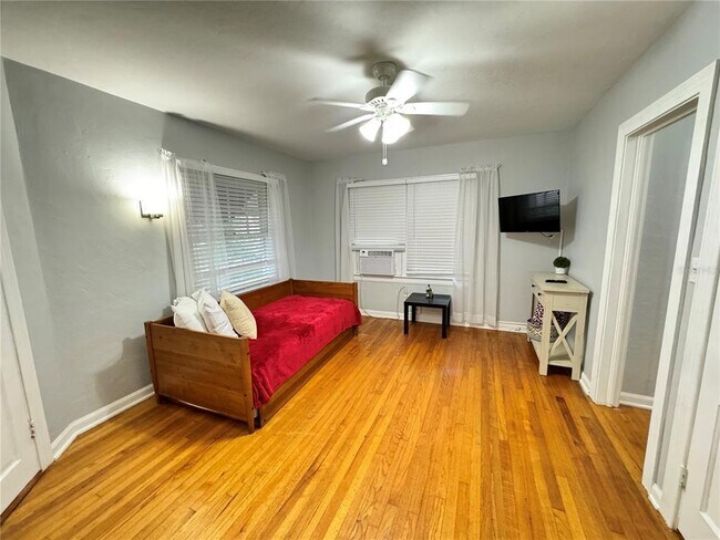 Foto del edificio - 607 Harwood St